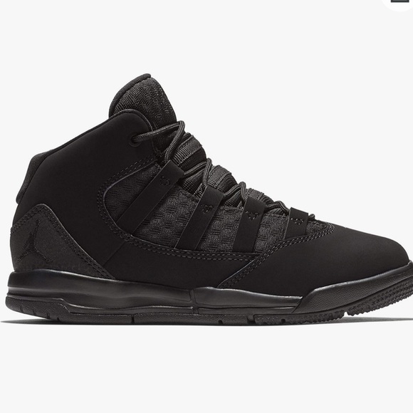 Jordan Other - NIKE AIR JORDAN MAX AURA BASKETBALL SHOES BOYS 3